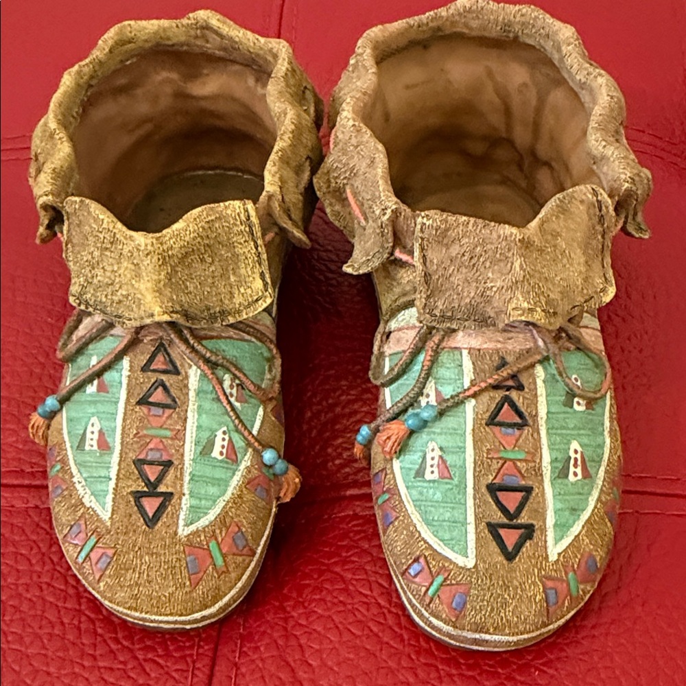 Vtg Southwestern Clay Moccasin Figurines Painted Shoes Ornaments - Picture 2 of 10